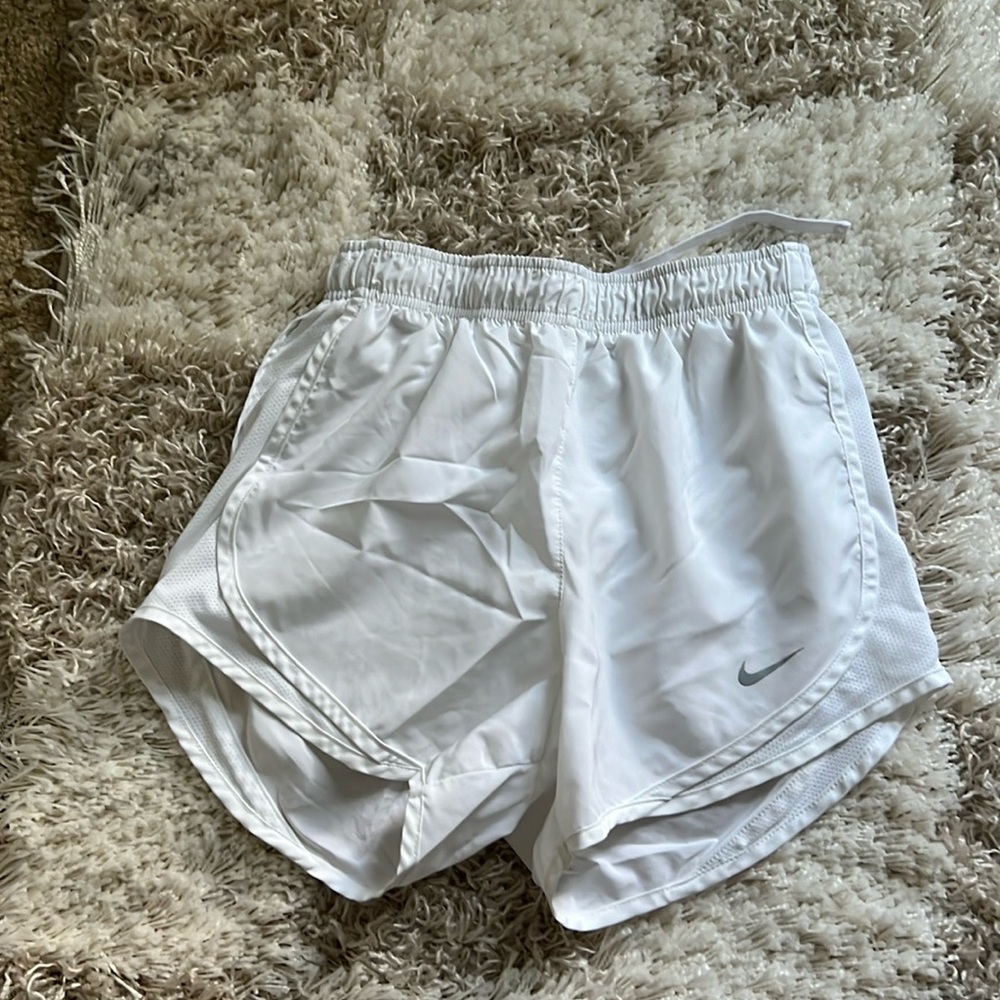 Nike shorts white XS